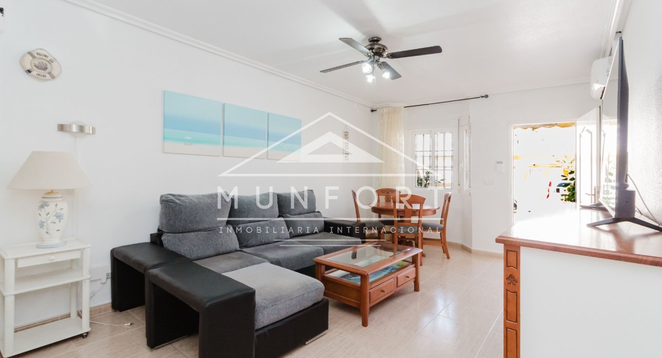 Herverkoop - Rijtjeshuizen -
San Pedro del Pinatar - Lo Pag&aacute;n