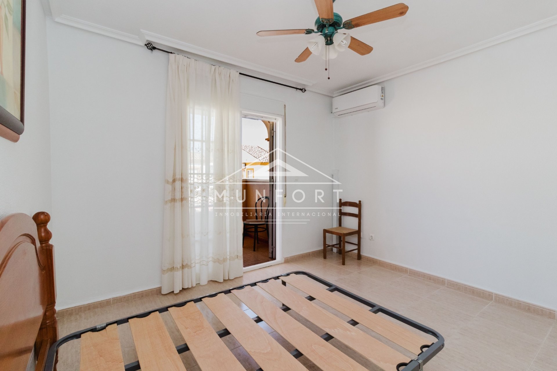 Herverkoop - Rijtjeshuizen -
San Pedro del Pinatar - Lo Pag&aacute;n