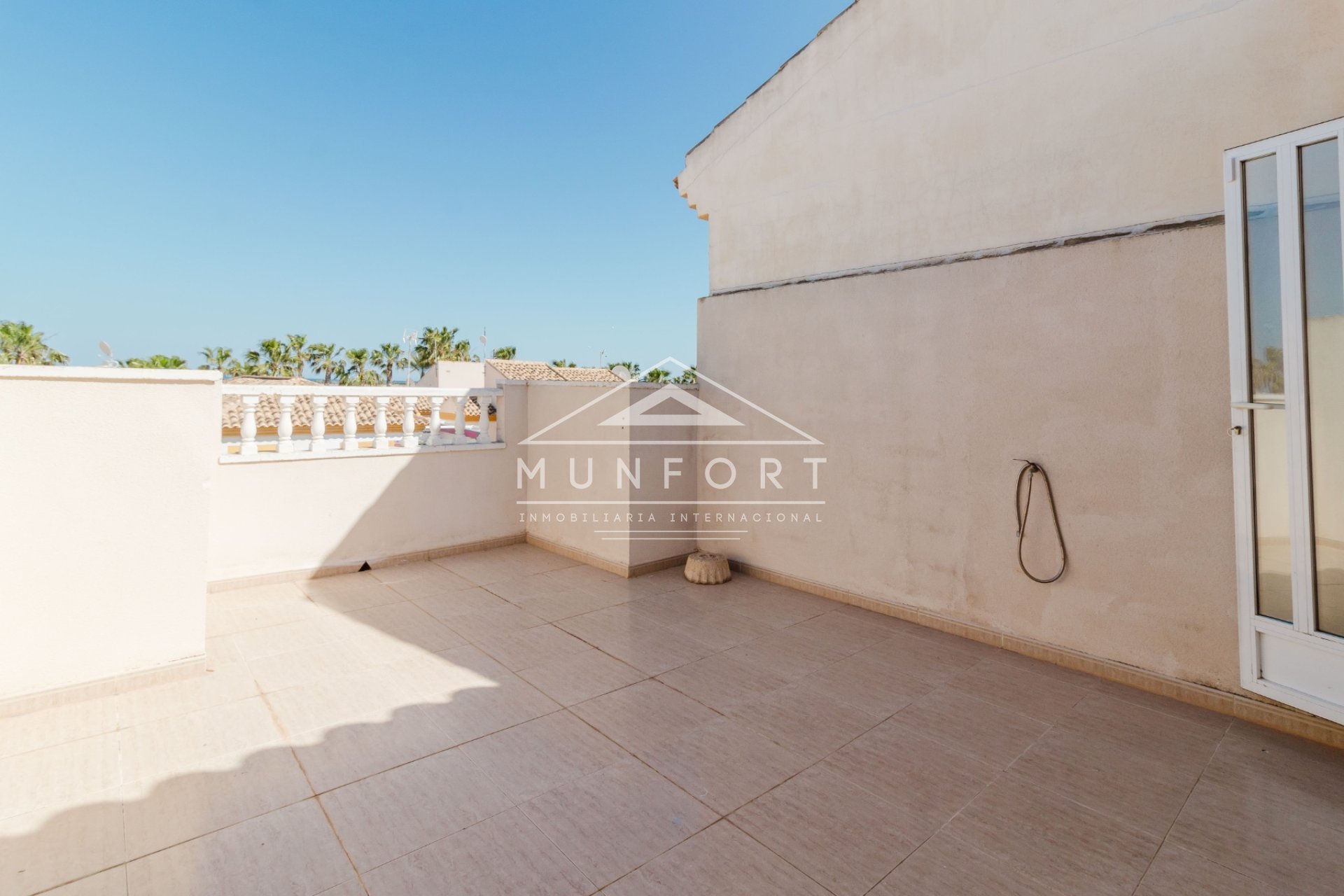 Herverkoop - Rijtjeshuizen -
San Pedro del Pinatar - Lo Pag&aacute;n