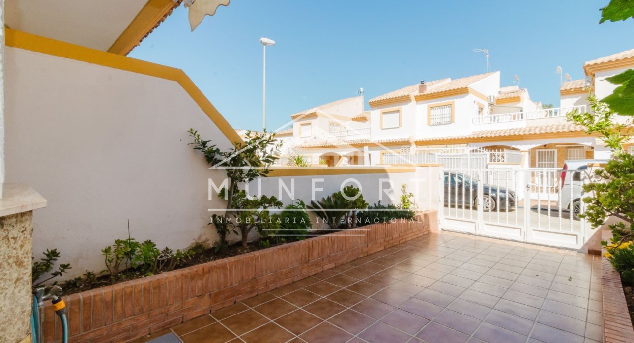 Herverkoop - Rijtjeshuizen -
San Pedro del Pinatar - Lo Pag&aacute;n