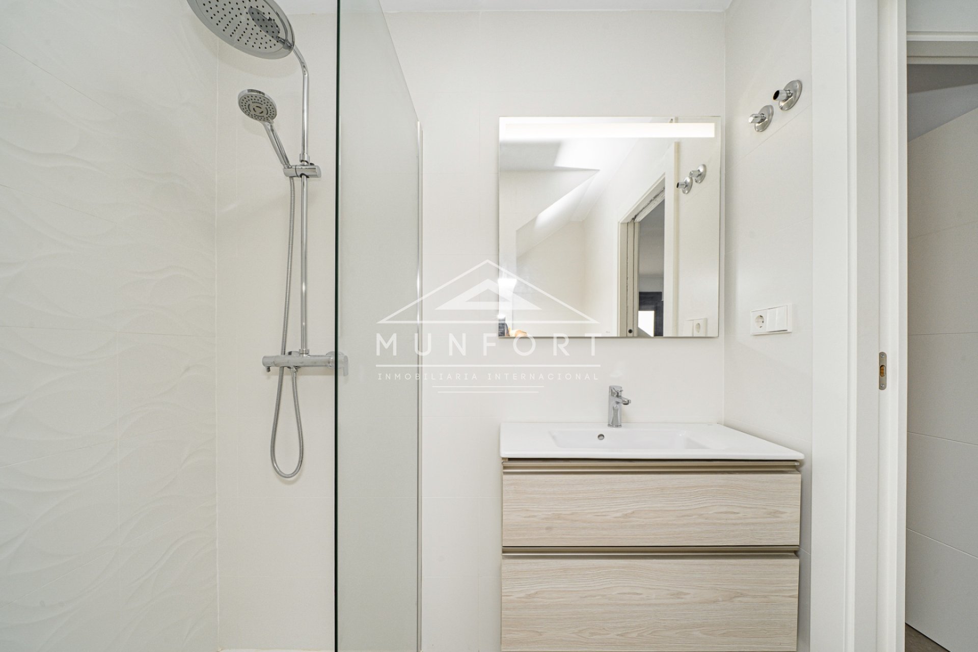 Herverkoop - Rijtjeshuizen -
San Pedro del Pinatar