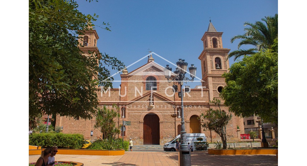 Herverkoop - Rijtjeshuizen -
Torrevieja - El Chaparral - Torrevieja