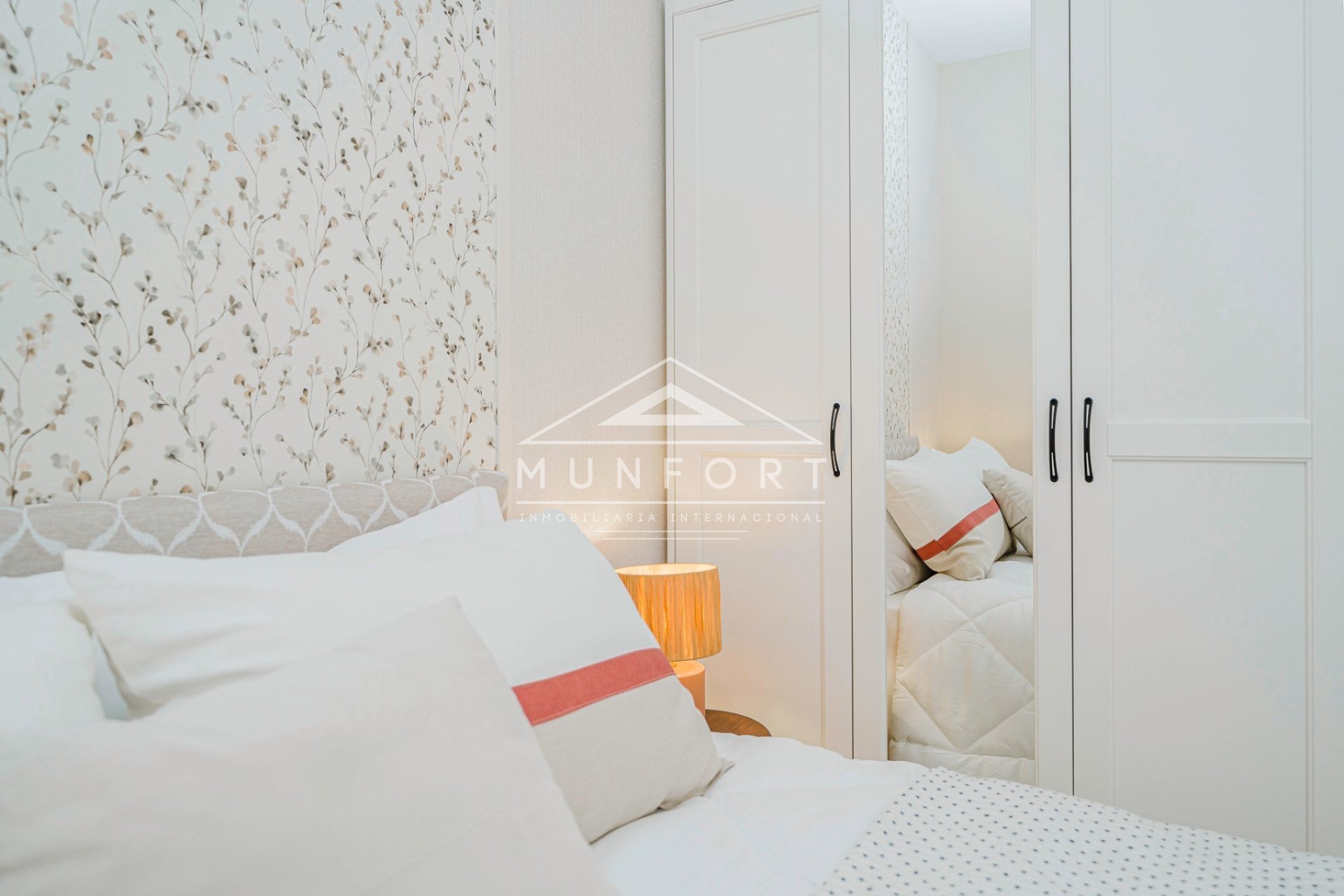 Herverkoop - Rijtjeshuizen -
Torrevieja - La Torreta - Torrevieja