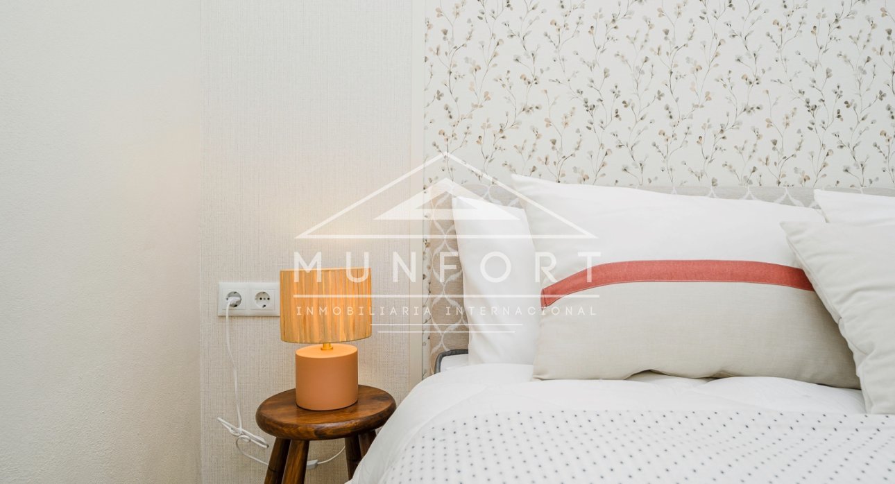 Herverkoop - Rijtjeshuizen -
Torrevieja - La Torreta - Torrevieja