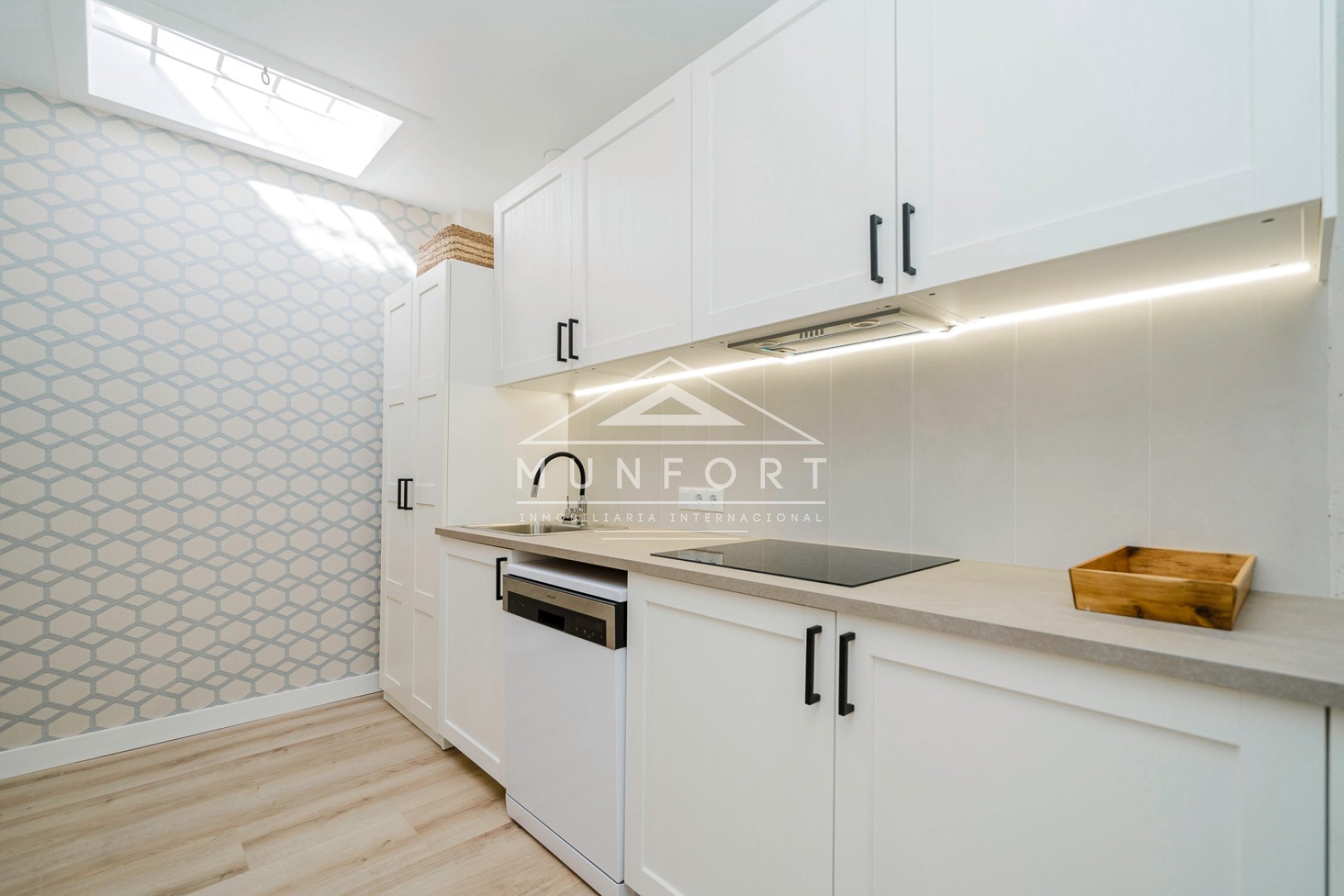 Herverkoop - Rijtjeshuizen -
Torrevieja - La Torreta - Torrevieja