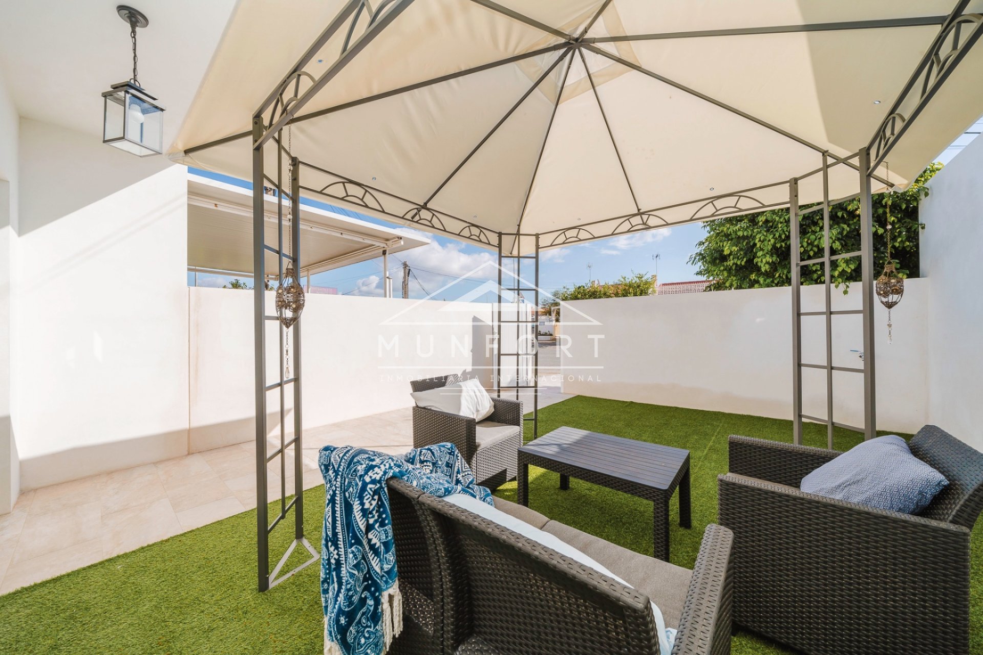 Herverkoop - Rijtjeshuizen -
Torrevieja - La Torreta - Torrevieja