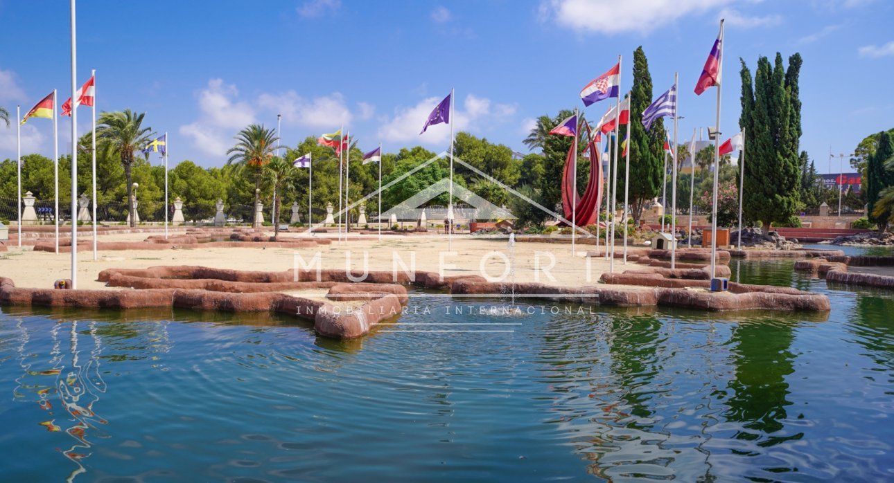 Herverkoop - Rijtjeshuizen -
Torrevieja - La Veleta - Torrevieja