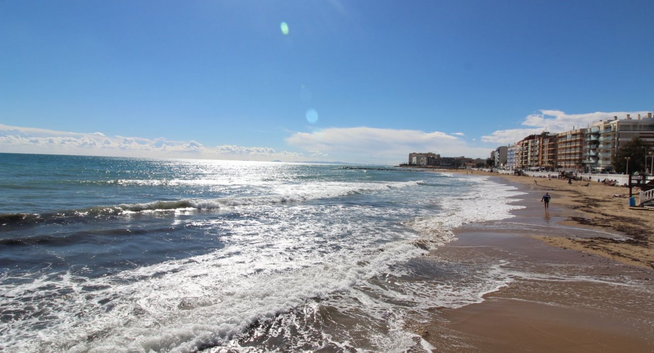 Herverkoop - Rijtjeshuizen -
Torrevieja - Playa de los Locos - Torrevieja