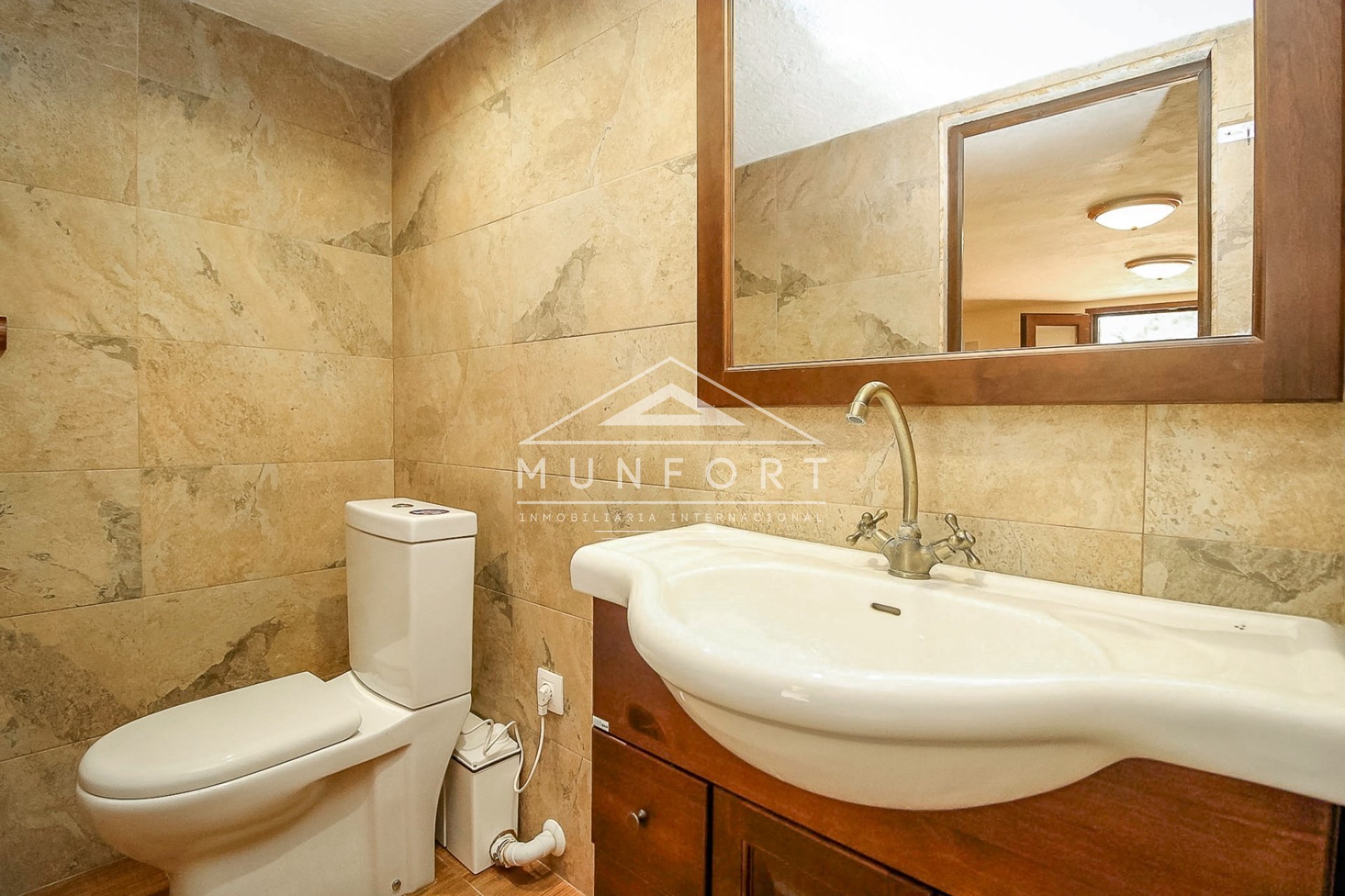 Herverkoop - Rijtjeshuizen -
Torrevieja