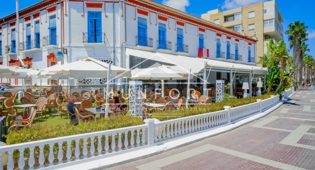 Herverkoop - Villa's -
Alcázares, Los