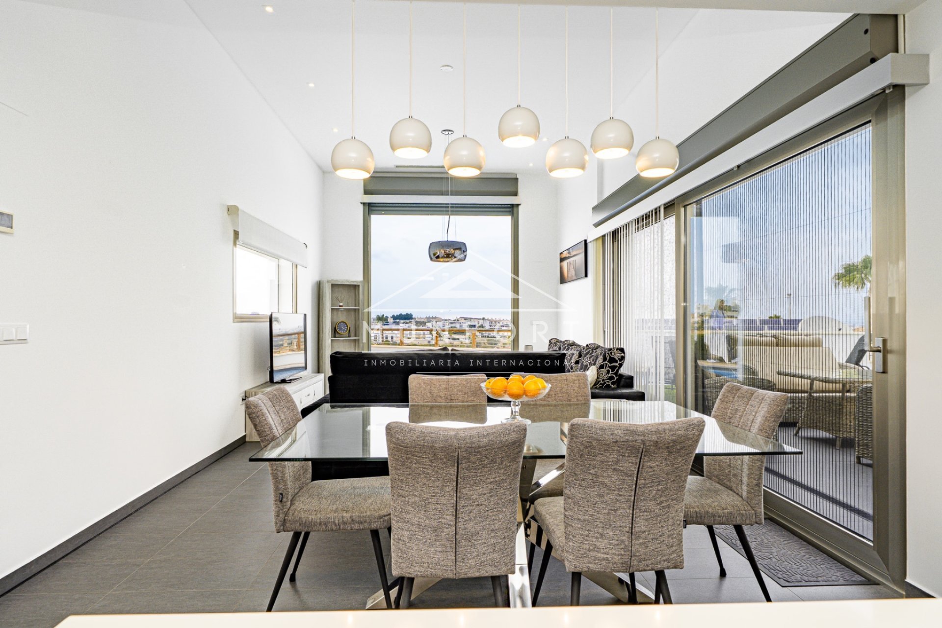 Herverkoop - Villa's -
Benijófar