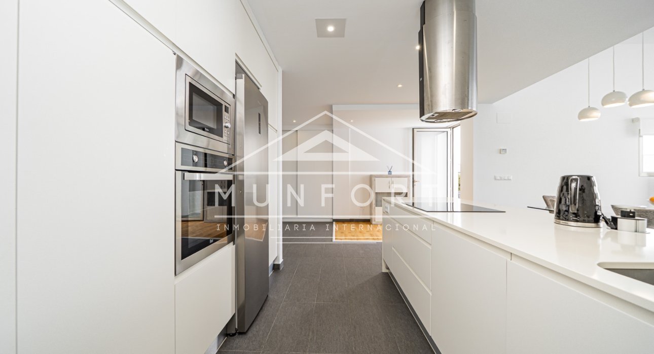 Herverkoop - Villa's -
Benijófar