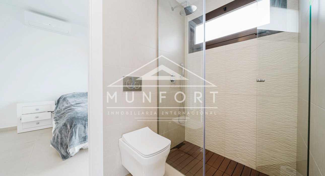 Herverkoop - Villa's -
Benijófar