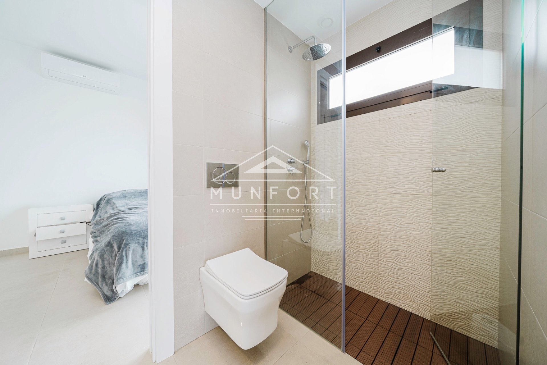 Herverkoop - Villa's -
Benijófar