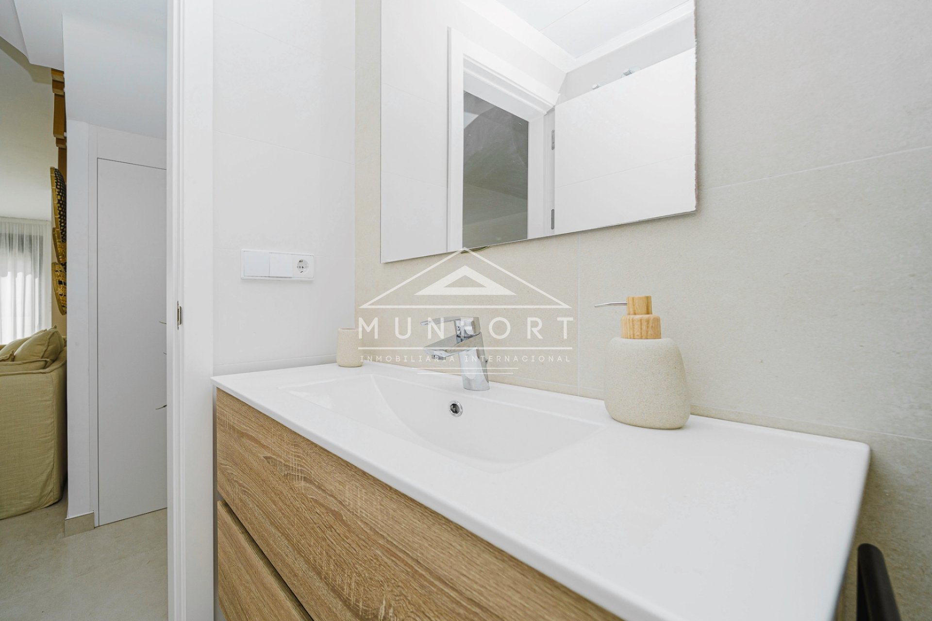 Herverkoop - Villa's -
Cox