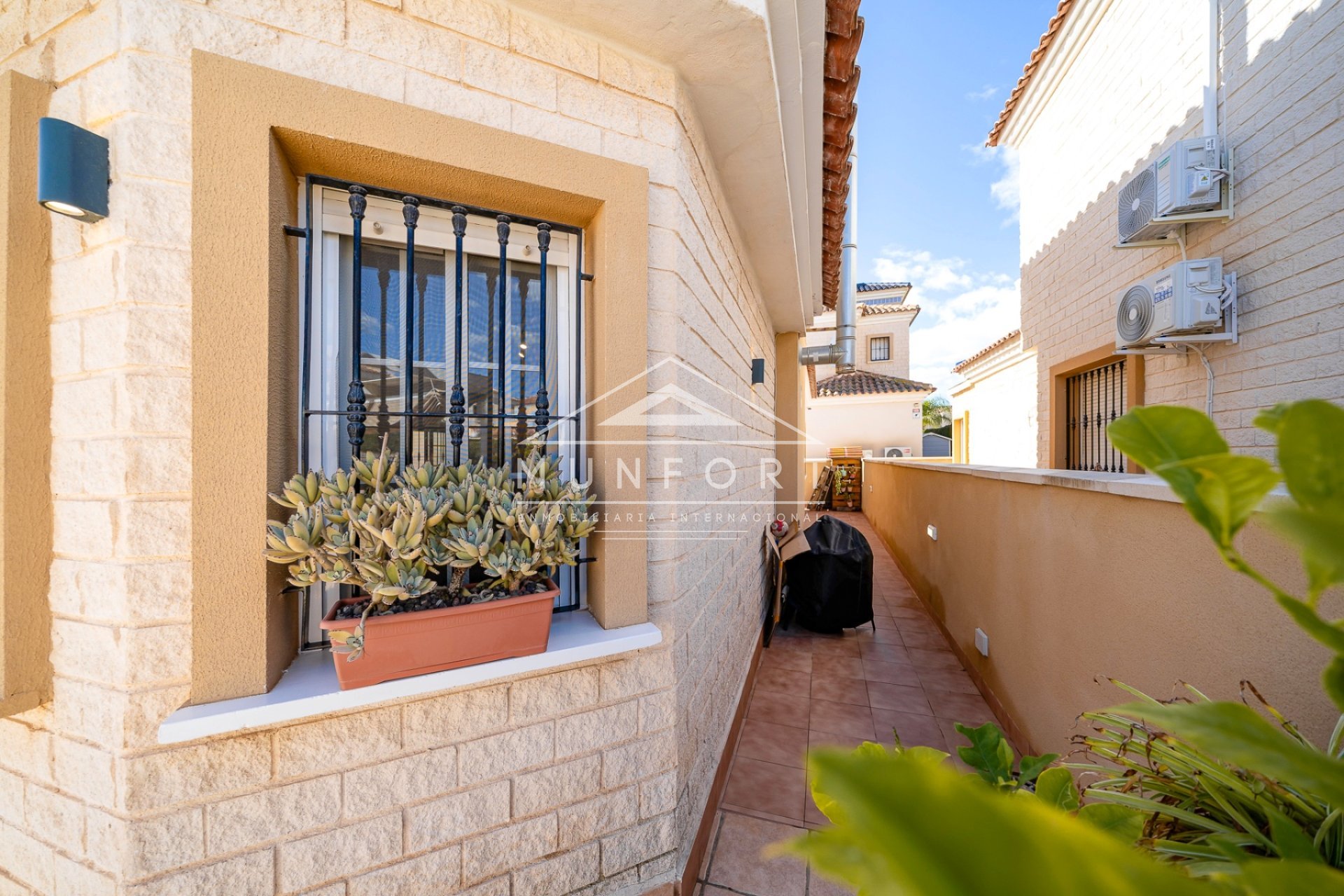 Herverkoop - Villa's -
Guardamar del Segura - El Raso - Guardamar del Segura