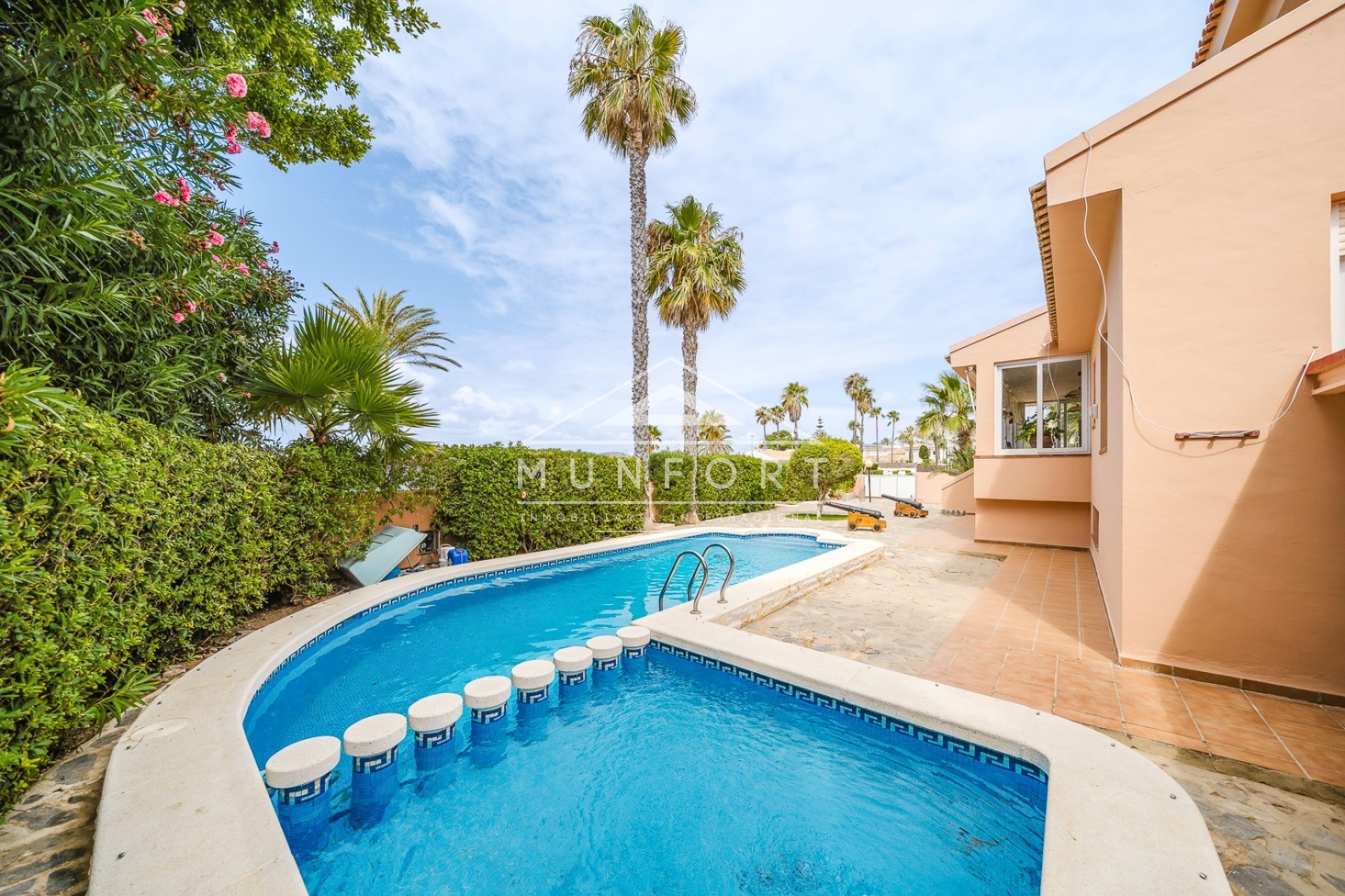 Herverkoop - Villa's -
La Manga