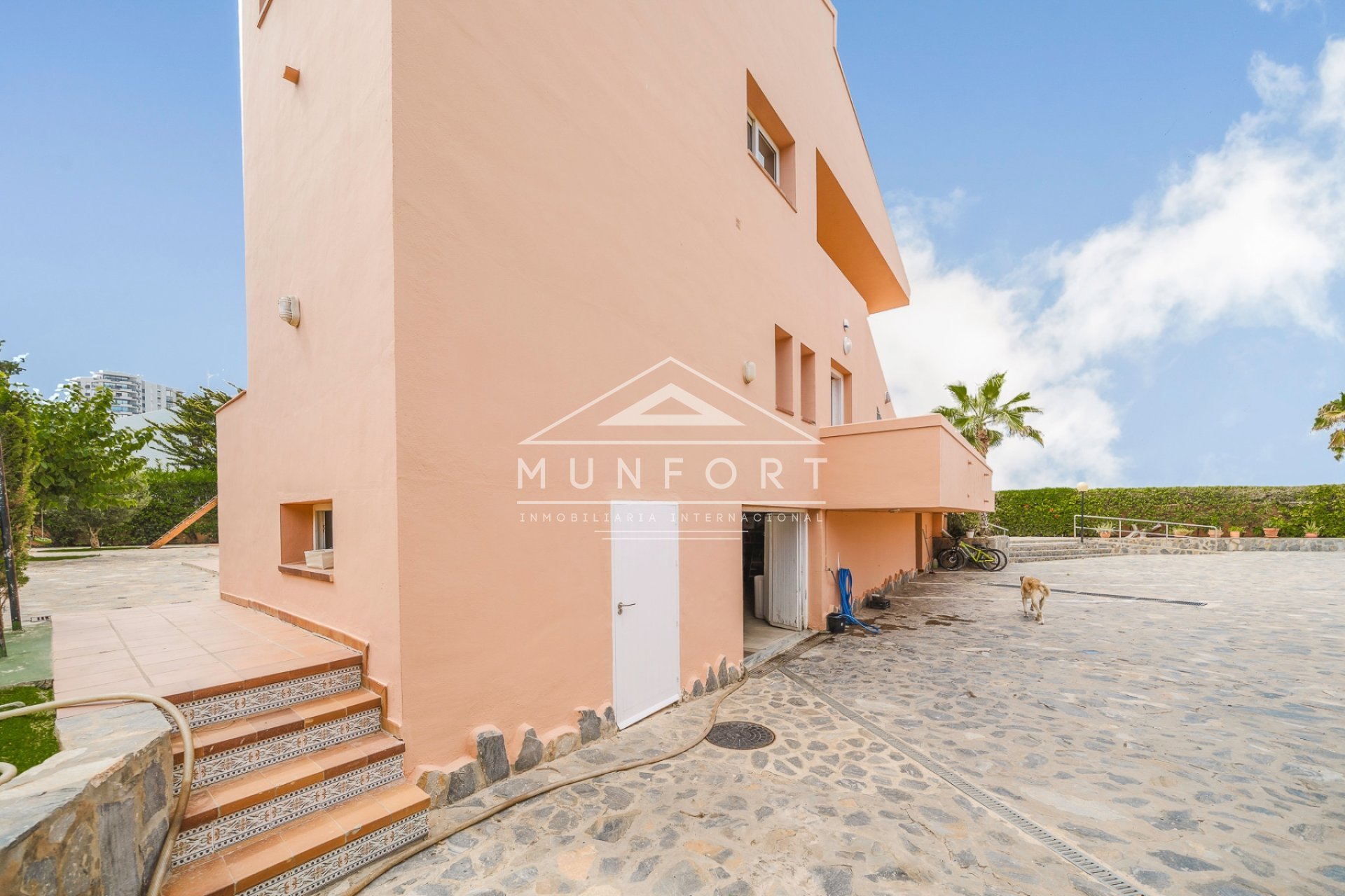 Herverkoop - Villa's -
La Manga