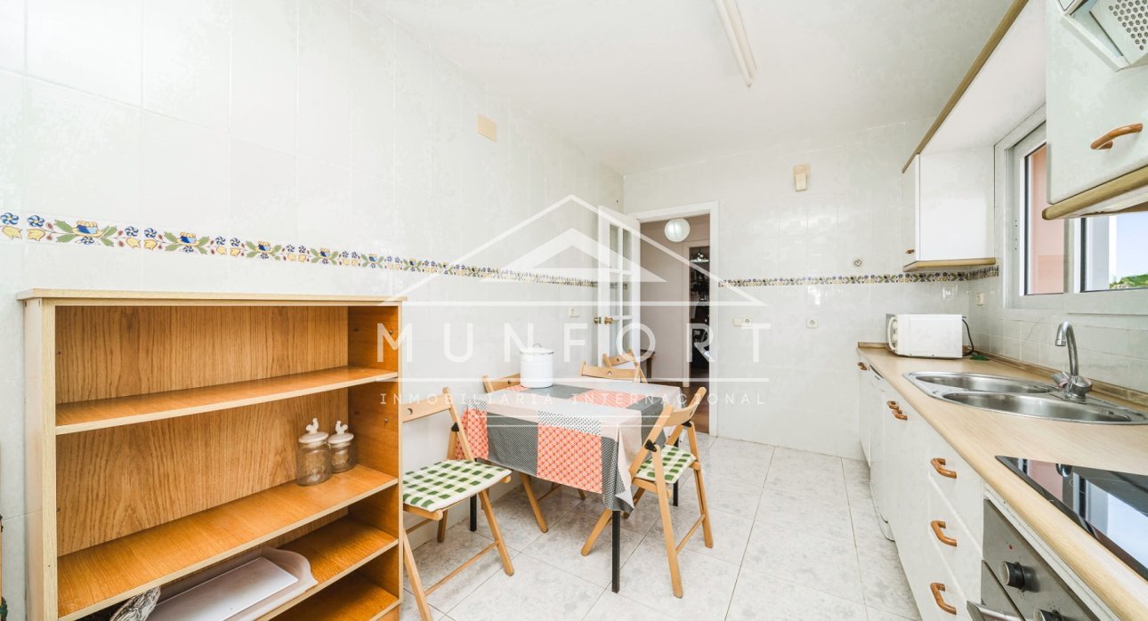 Herverkoop - Villa's -
La Manga