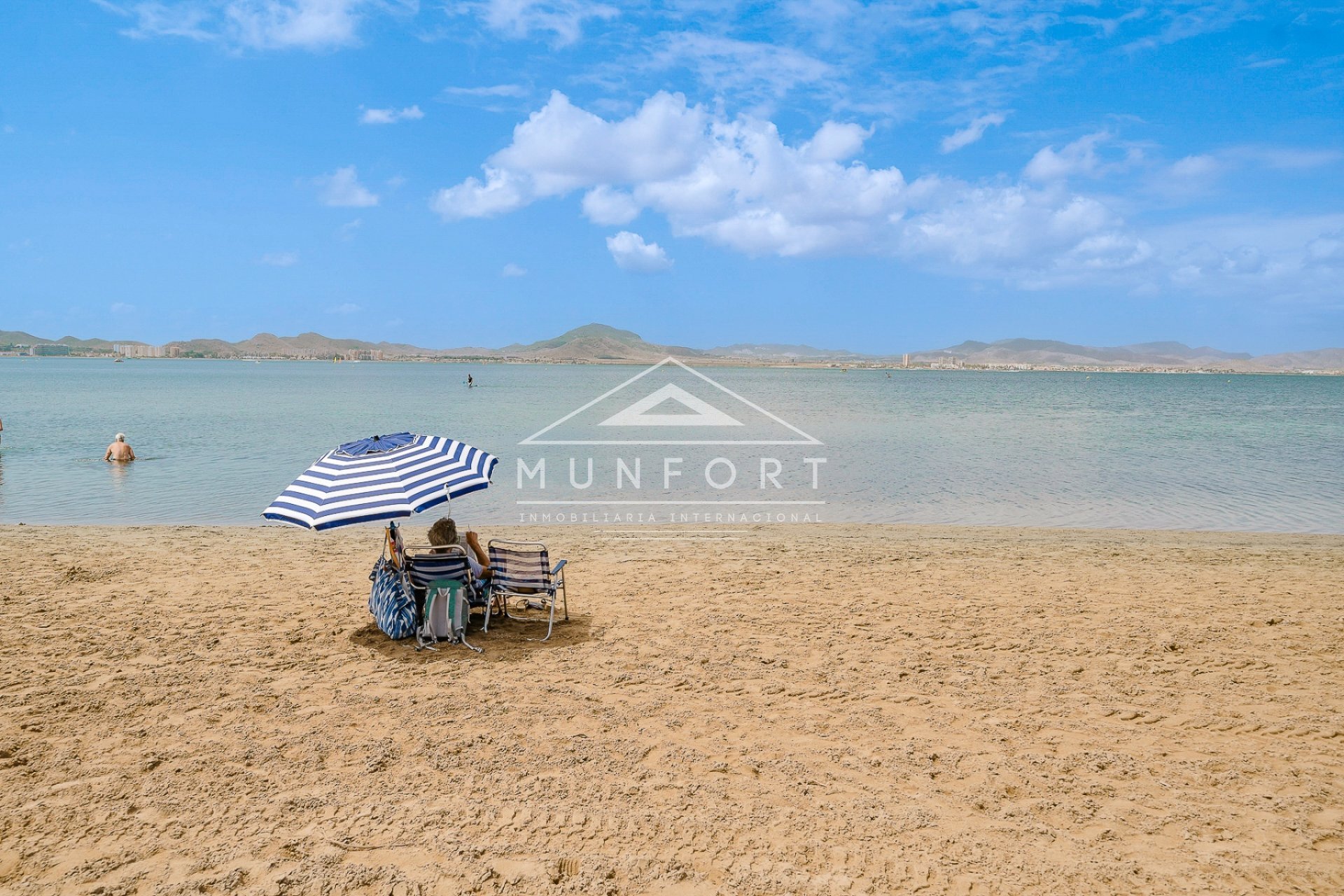 Herverkoop - Villa's -
La Manga