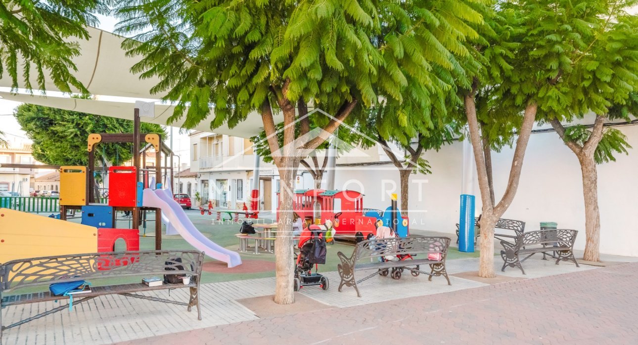 Herverkoop - Villa's -
Los Montesinos