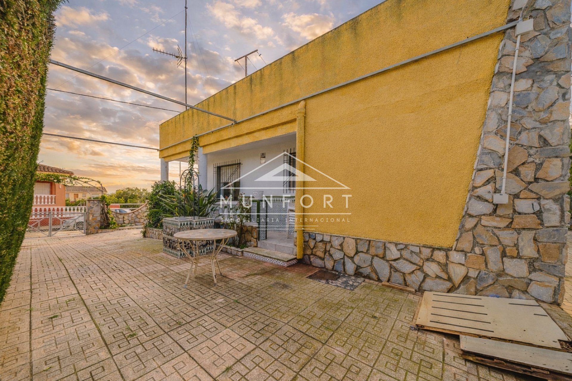Herverkoop - Villa's -
Los Urrutias - EL CARMOLI