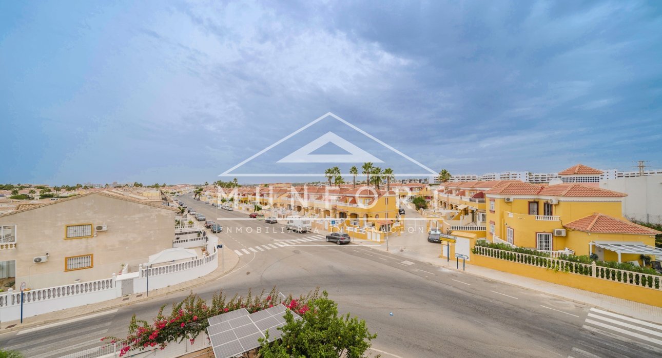 Herverkoop - Villa's -
Orihuela Costa - La Regia