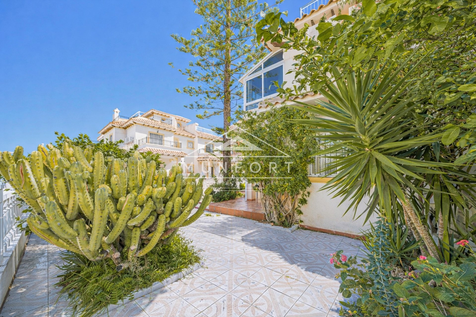 Herverkoop - Villa's -
Orihuela Costa - La Regia