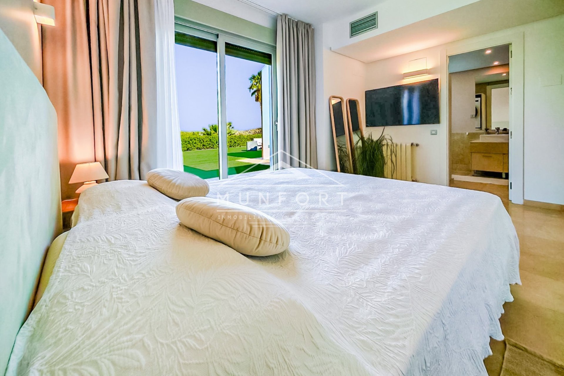 Herverkoop - Villa's -
Orihuela Costa - Las Colinas Golf