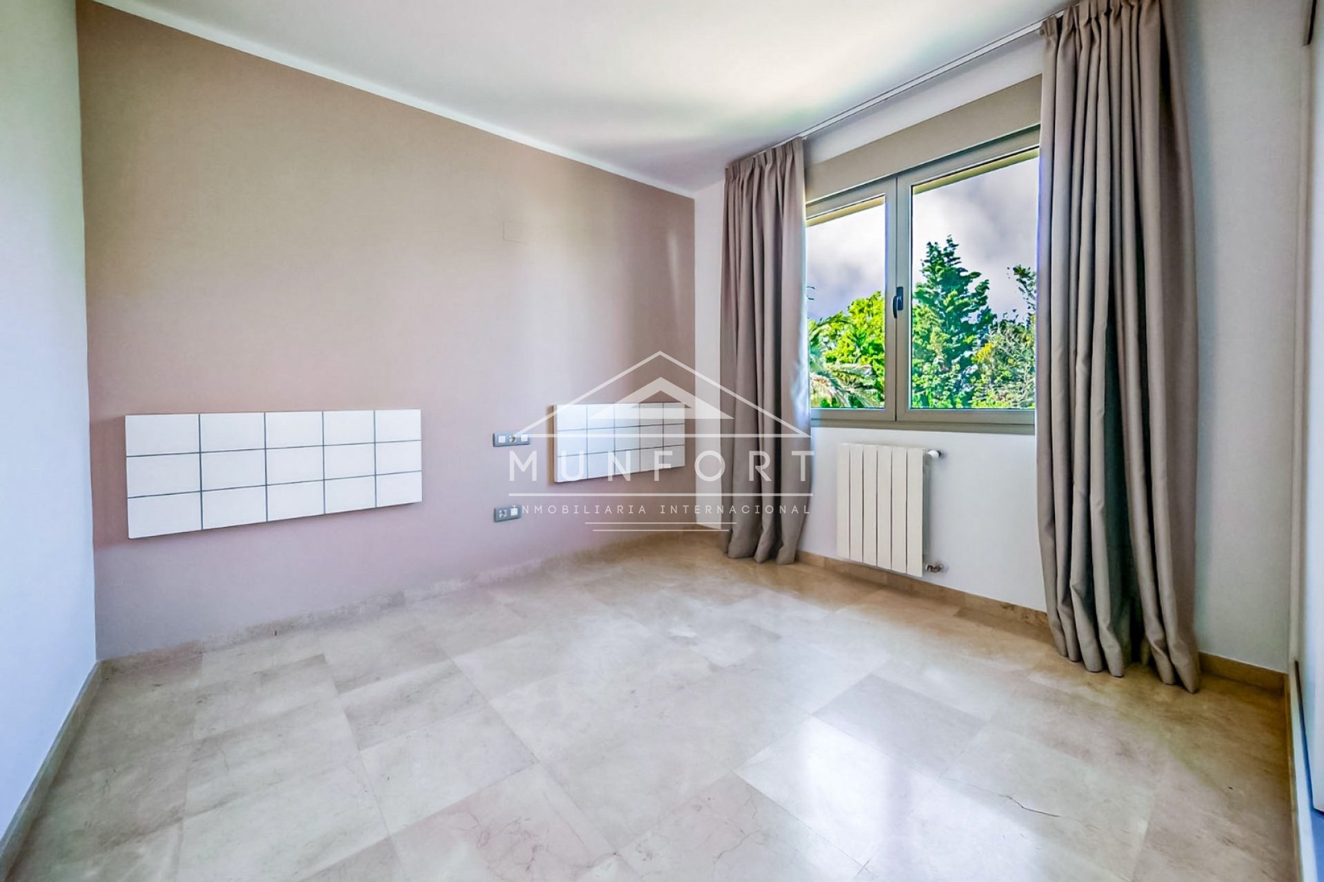 Herverkoop - Villa's -
Orihuela Costa - Las Colinas Golf