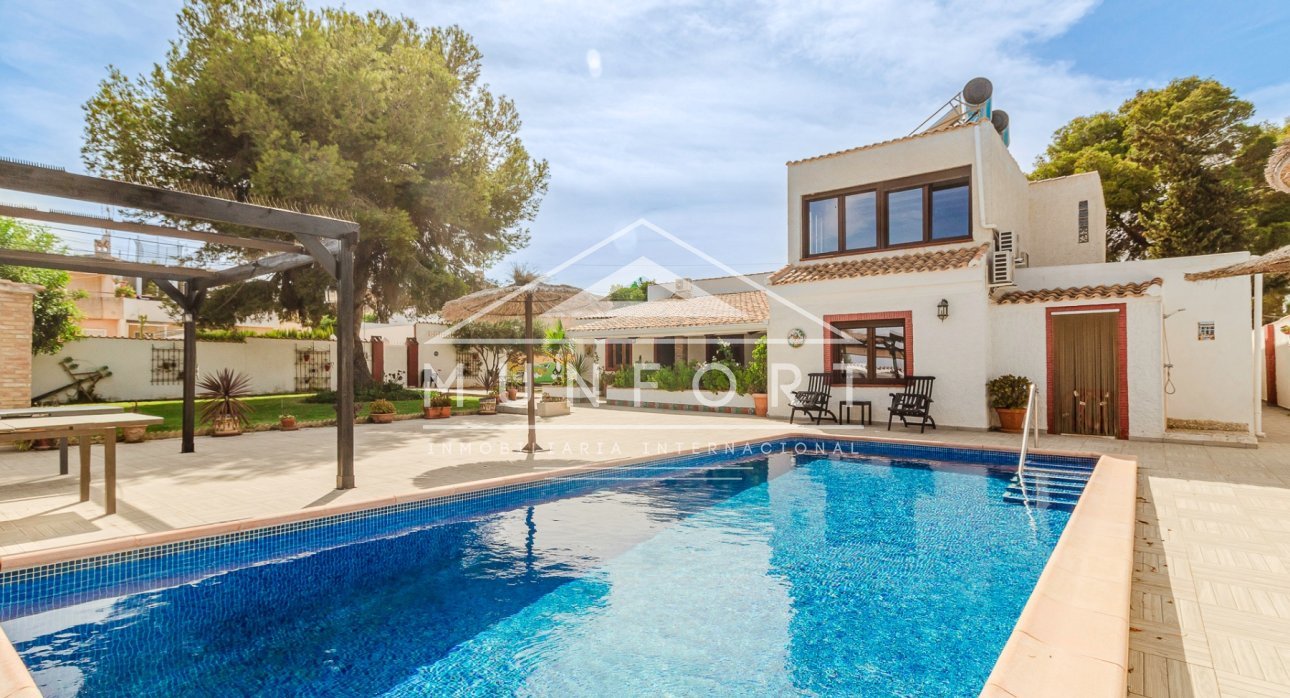 Herverkoop - Villa's -
Orihuela Costa - Lomas de Campoamor
