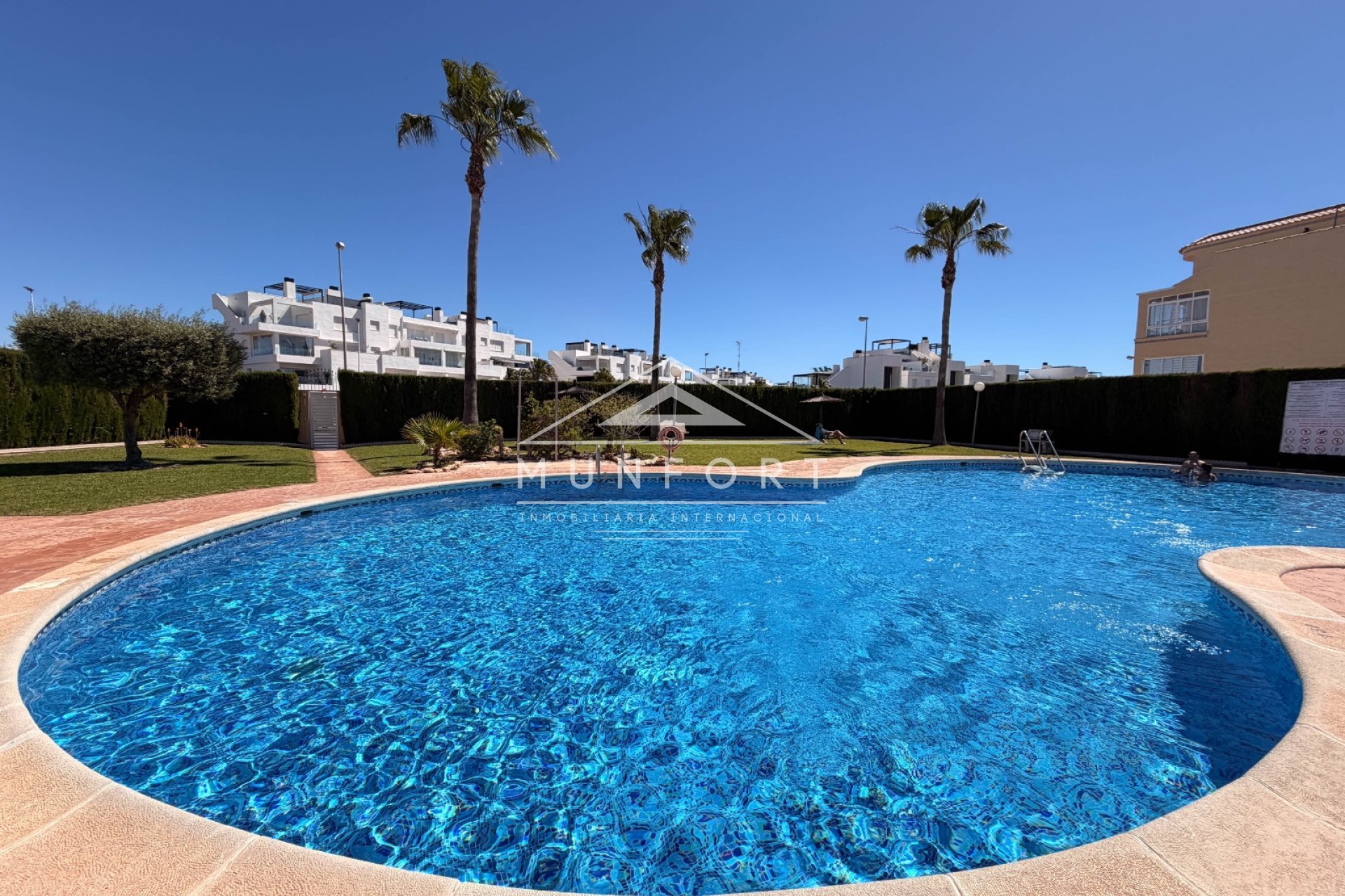 Herverkoop - Villa's -
Orihuela Costa - Punta Prima