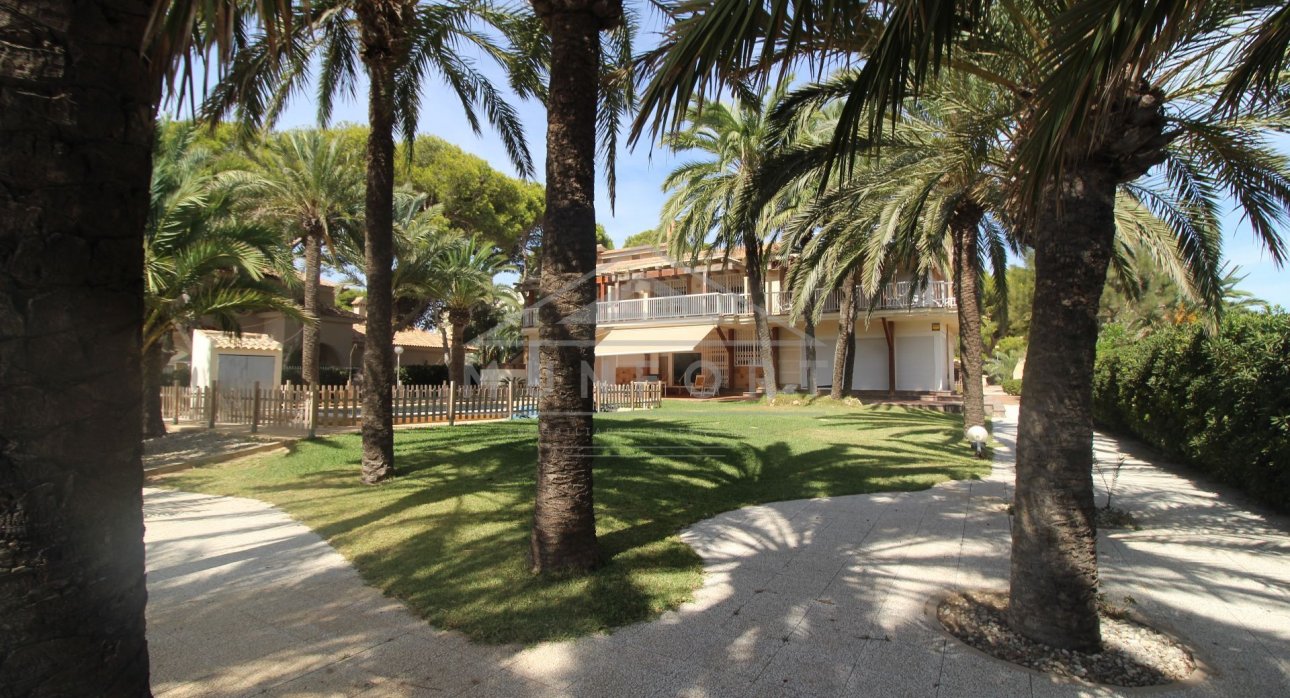 Herverkoop - Villa's -
Orihuela Costa - Punta Prima