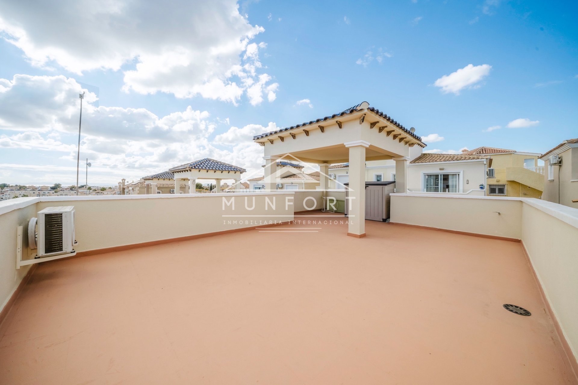 Herverkoop - Villa's -
Orihuela Costa - Villamartin