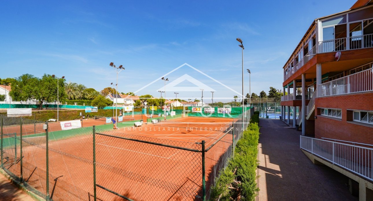 Herverkoop - Villa's -
Orihuela Costa