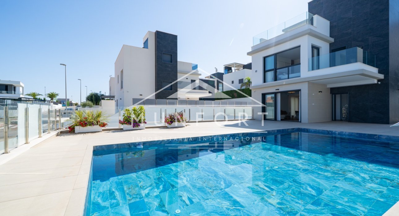 Herverkoop - Villa's -
Orihuela Costa