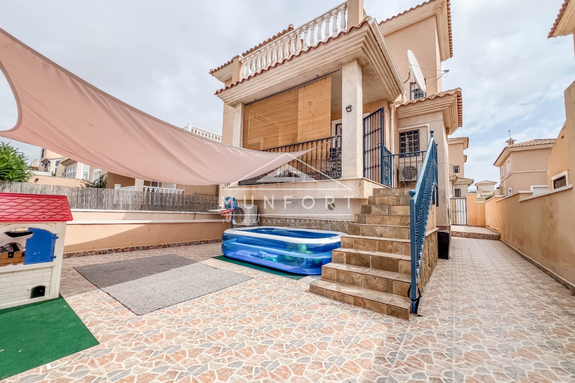 Herverkoop - Villa's -
Orihuela Costa