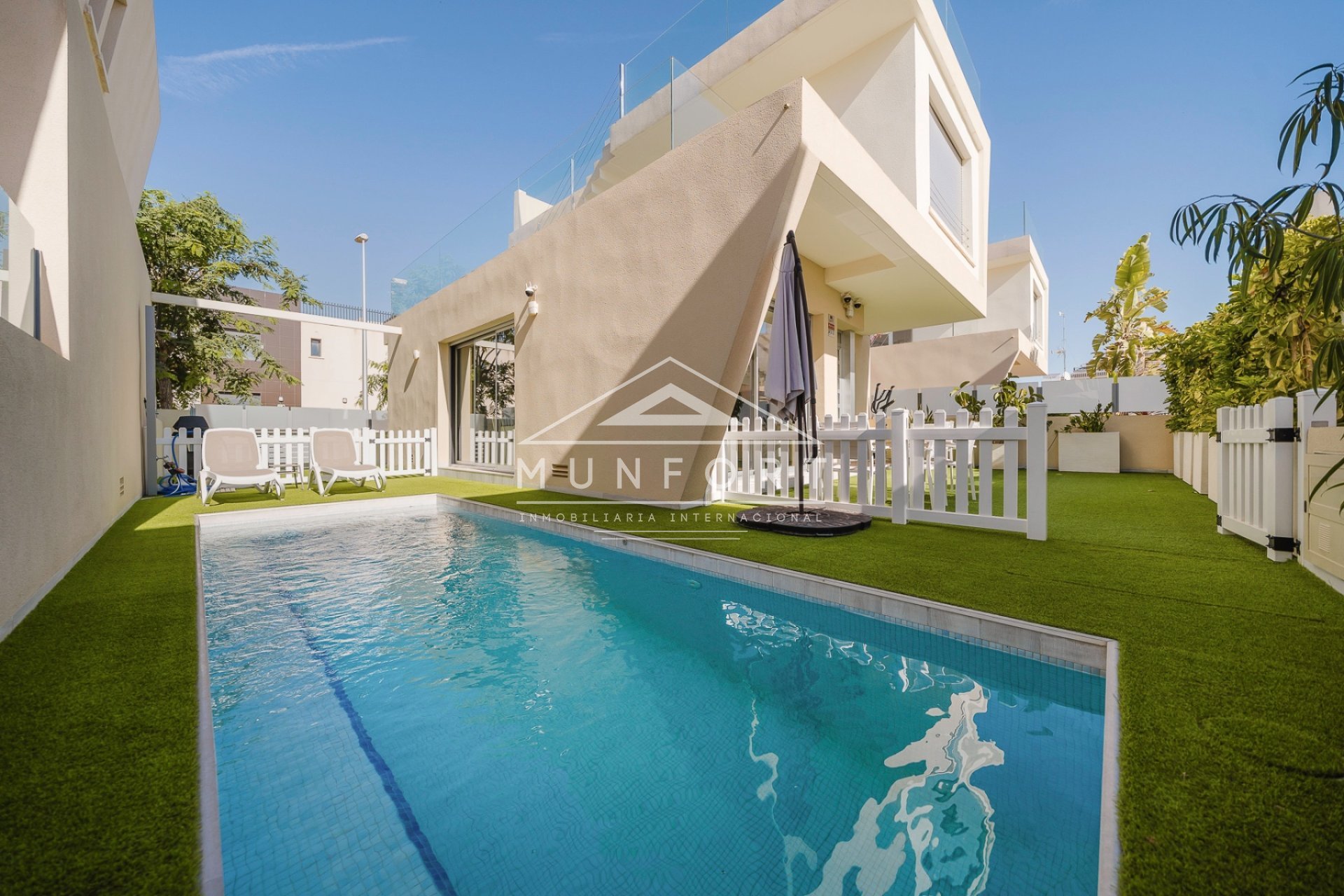 Herverkoop - Villa's -
Pilar de la Horadada - Mil Palmeras