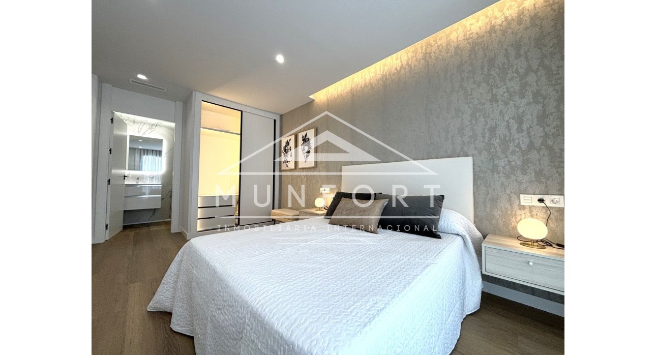 Herverkoop - Villa's -
Pilar de la Horadada