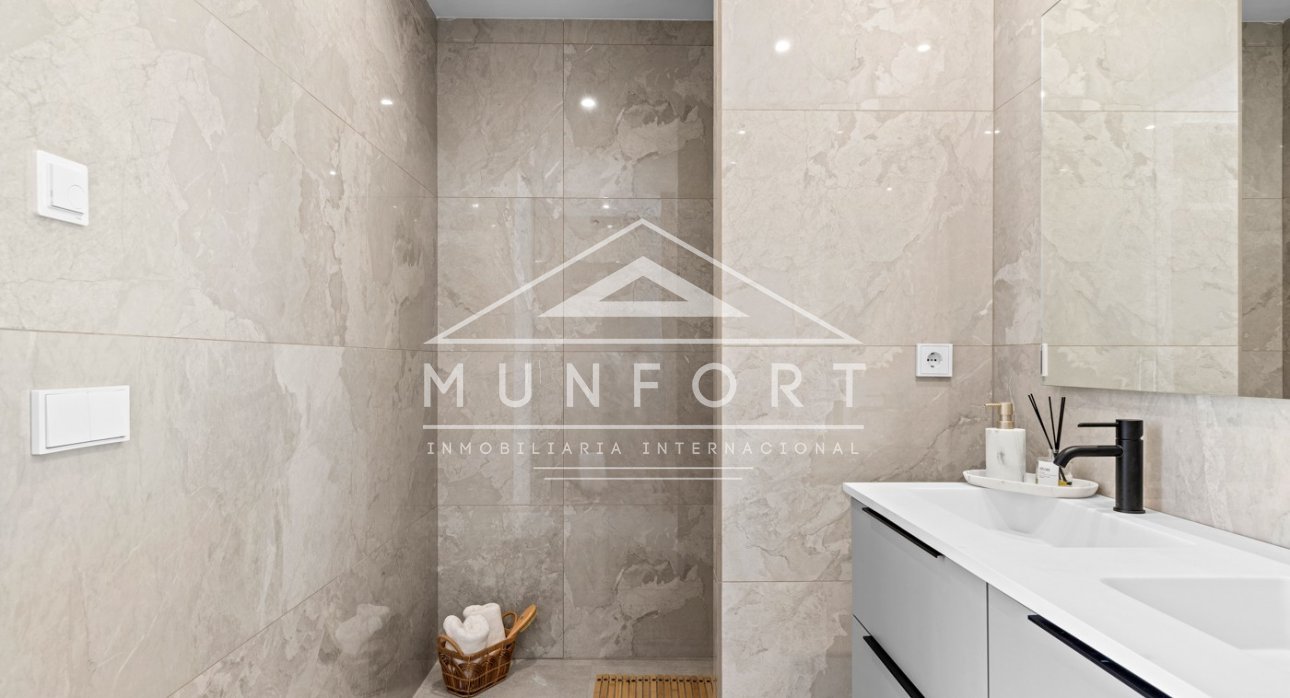 Herverkoop - Villa's -
Polop de La Marina 