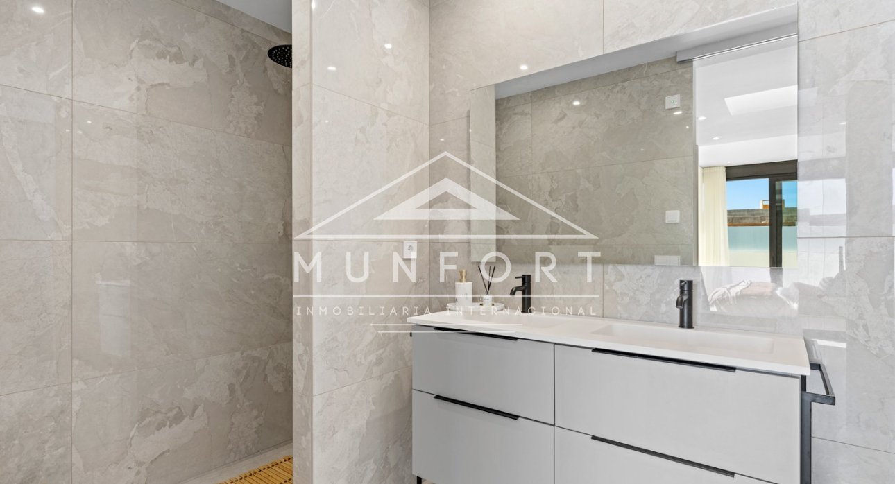 Herverkoop - Villa's -
Polop de La Marina 