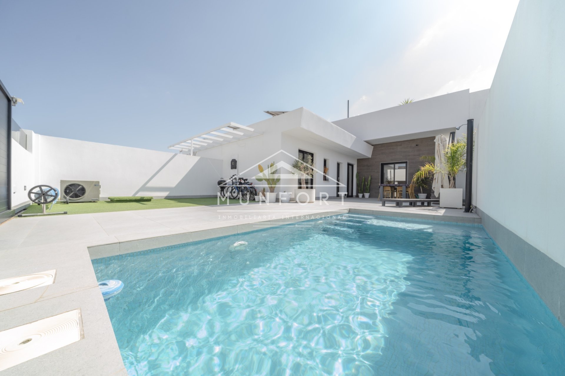 Herverkoop - Villa's -
Roldán