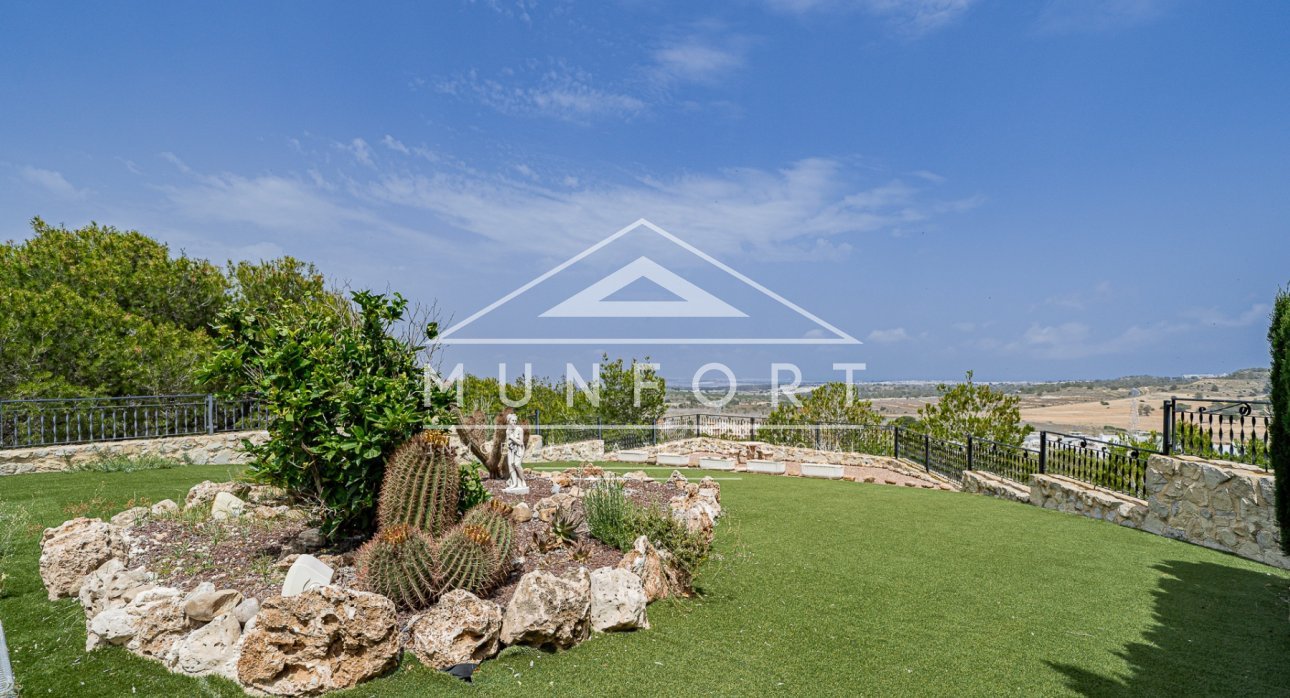 Herverkoop - Villa's -
San Miguel de Salinas