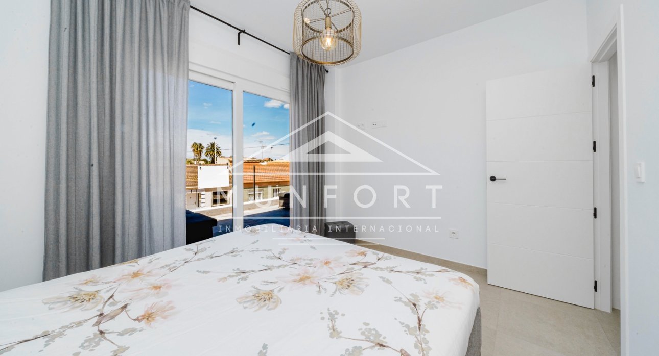 Herverkoop - Villa's -
San Pedro del Pinatar - Lo Pag&aacute;n