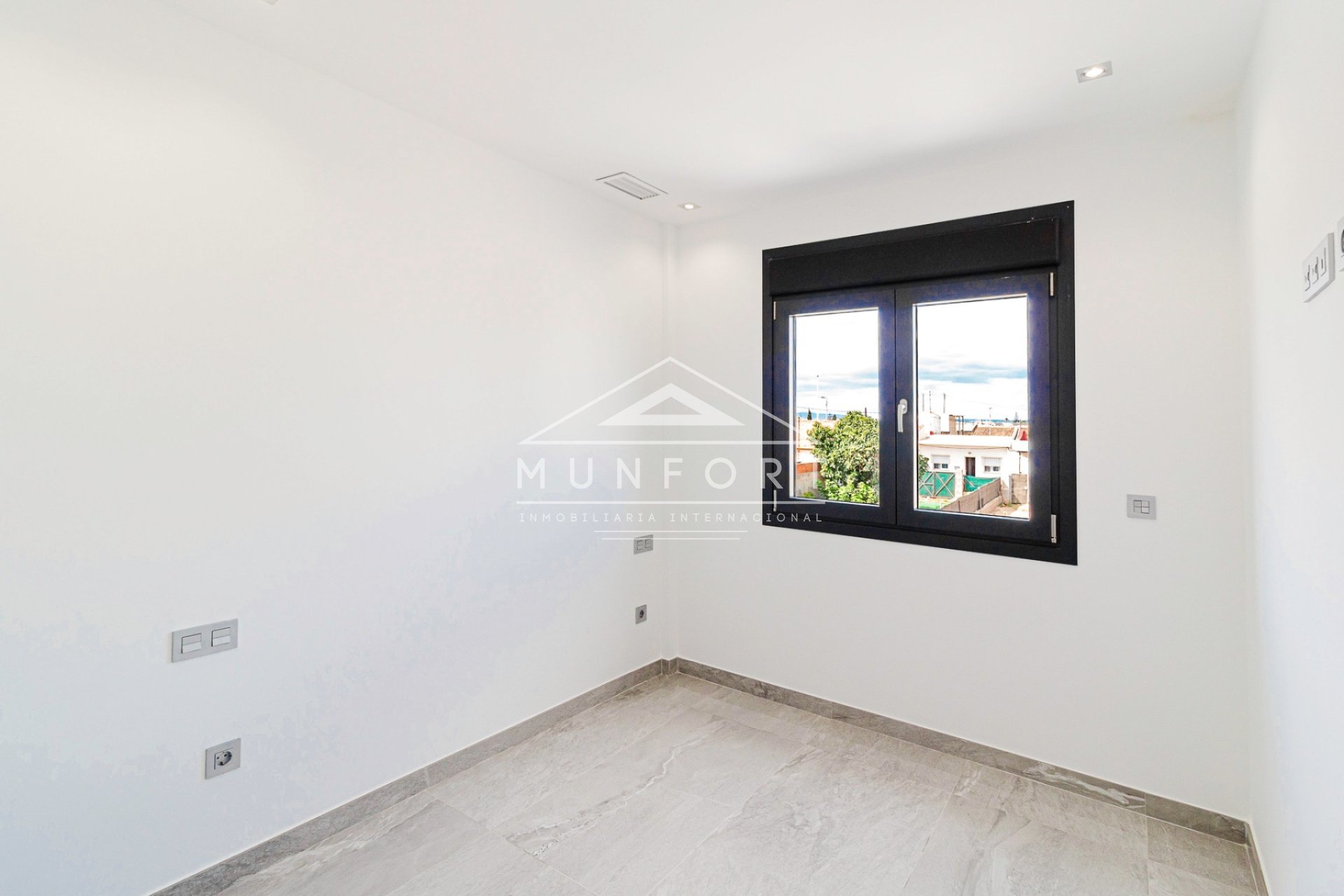 Herverkoop - Villa's -
San Pedro del Pinatar - Lo Pag&aacute;n
