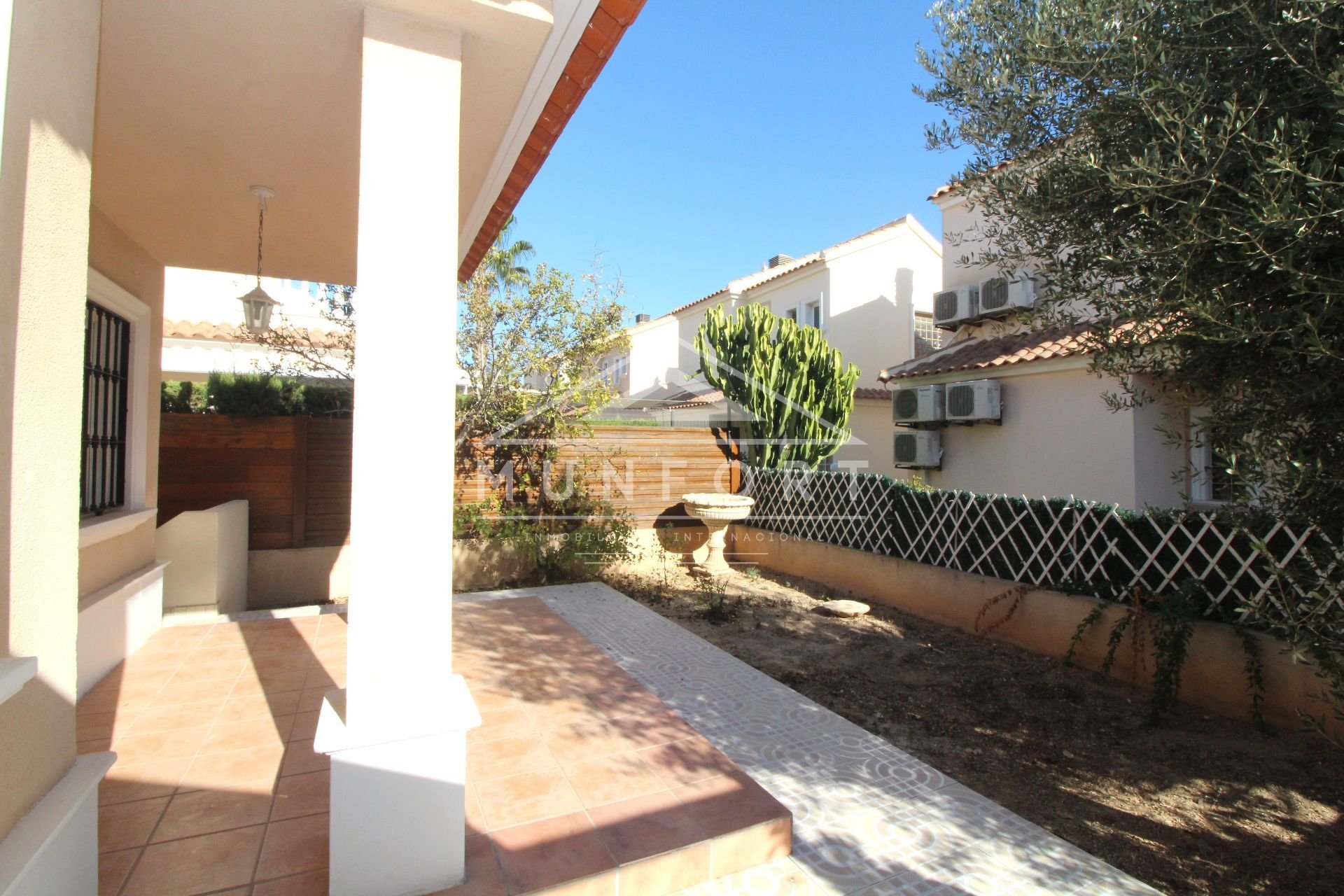 Herverkoop - Villa's -
Torrevieja - Aguas Nuevas - Torrevieja