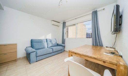 Lägenheter - Återförsäljning -
            Torrevieja - AJ002
