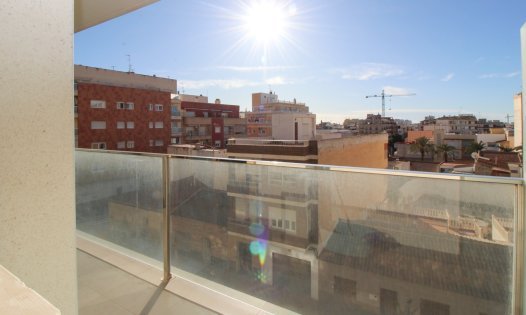 Lägenheter - Återförsäljning -
            Torrevieja - V401