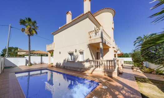 Luxury Villas - Resale - Orihuela Costa -
                Cabo Roig