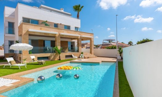 Luxury Villas - Resale -
            Rojales - EM026-N-D 